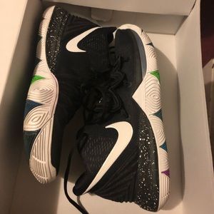 Kyrie 5s black